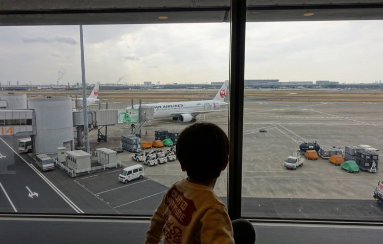 関西からディズニー 飛行機 新幹線 夜行バス マイカーのメリット デメリット 料金を比較しました Happy Traveler With Kids